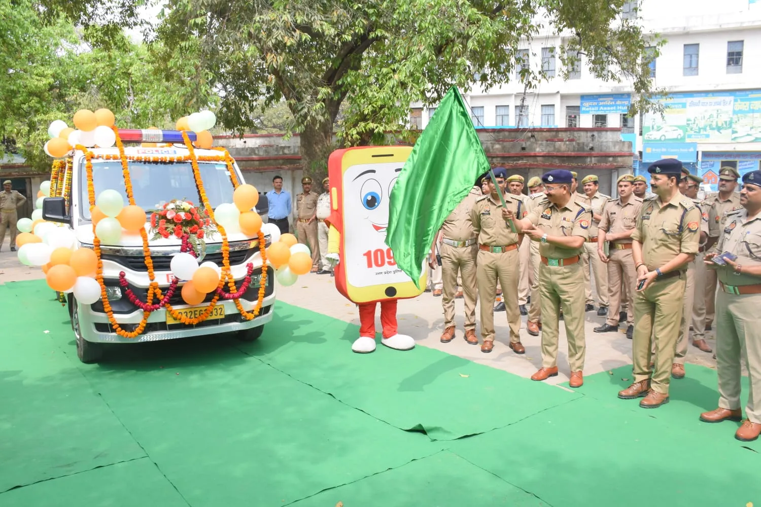 वूमेन पावर हेल्प लाइन 1090 के SSP ने जागरूकता रैली का हरी झंडी दिखाकर किया शुभारंभ