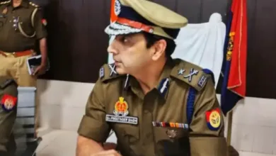 Agra पत्नी पुलिस कमिश्नर से बोली सर कार्यवाही नहीं करनी है पति से पंचायत करादो