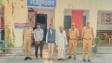 थाना गंजडुंडवारा पुलिस द्वारा तीन वंचित अभियुक्तों को किया गिरफ्तार।