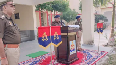 अपर पुलिस अधीक्षक कासगंज ने दिलाई संविधान की शपथ