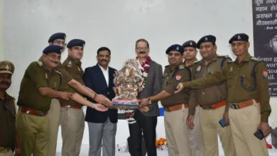 पुलिस अधीक्षक अपराध विनोद कुमार पाण्डेय के जनपद से पुलिस अधीक्षक अभिसूचना बनारस के पद पर स्थानांतरण होने पर दी गई भावभीनी विदाई