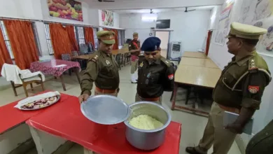 मंगलवार की परेड के उपरांत अपर पुलिस अधीक्षक ने परखी पुलिस लाइन परिसर की व्यवस्थाएं